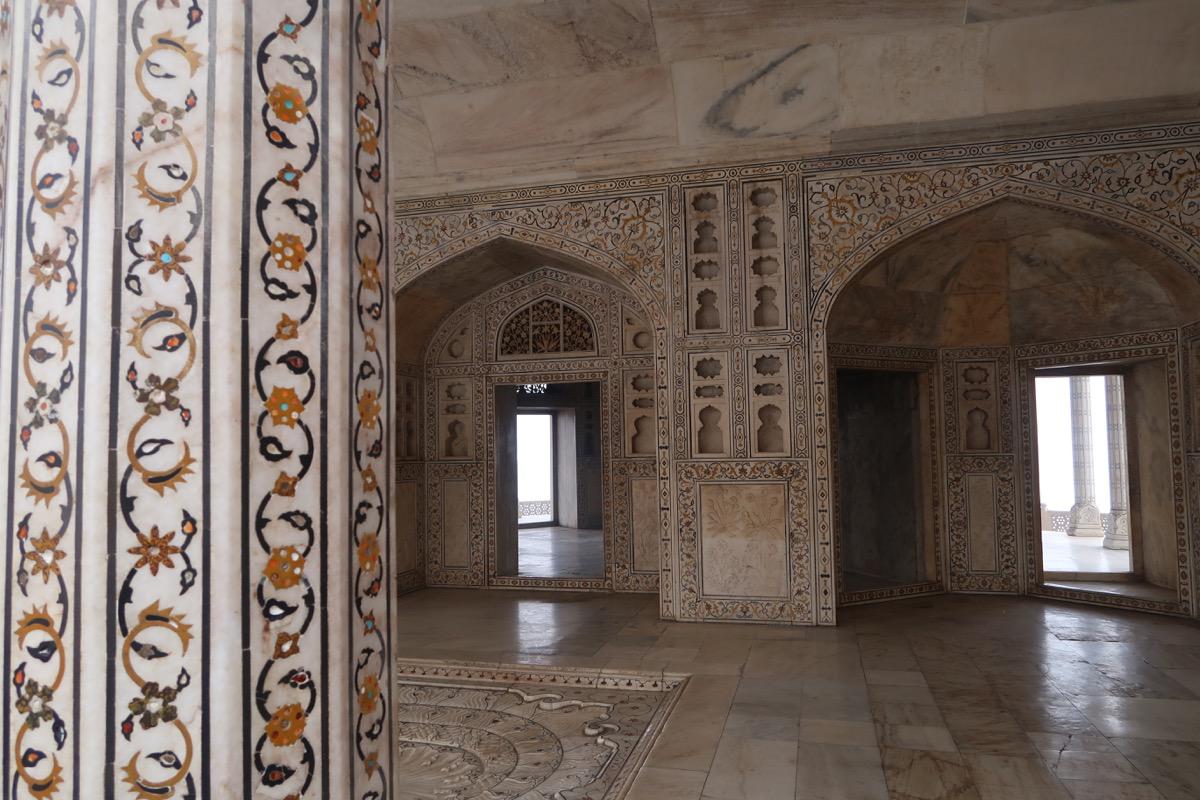 One day in Agra - Travel with Penelope and Parker