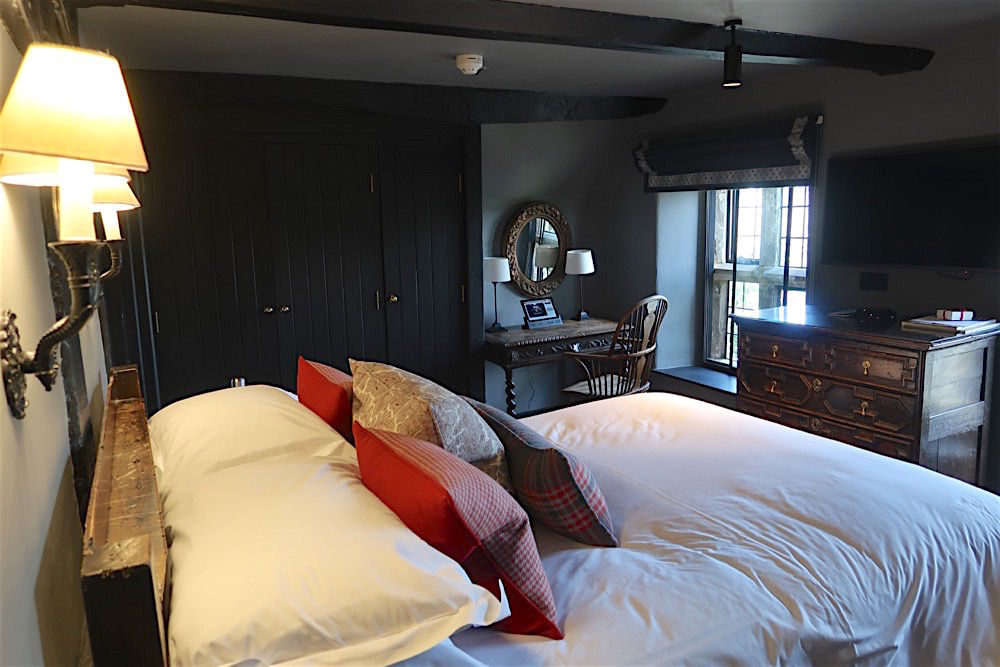 A charming Cotswolds stay at The Lygon Arms - Travel with Penelope & Parker