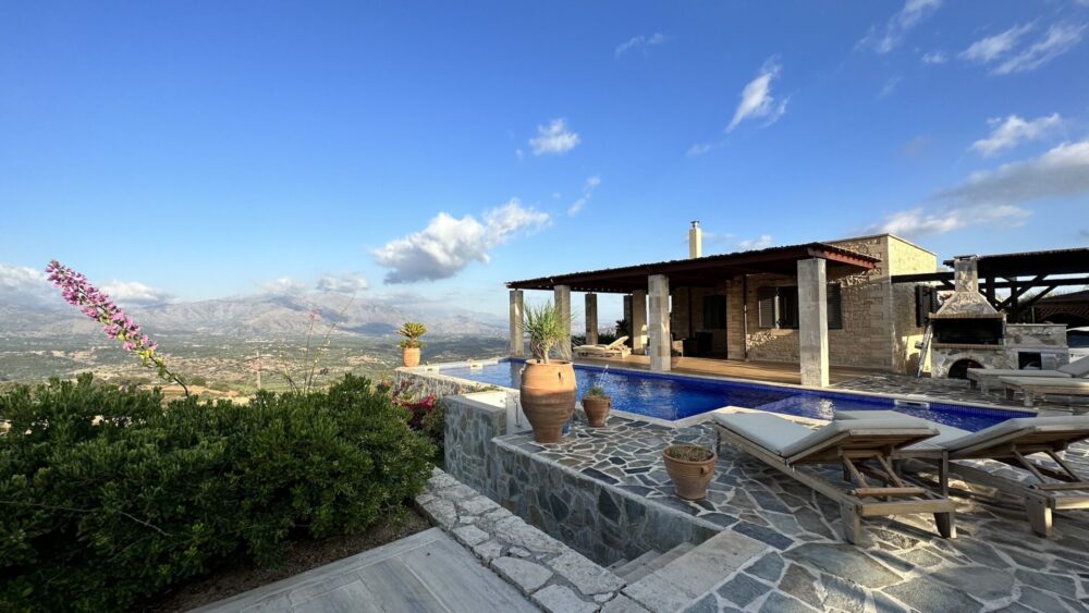 VIEWS OF CRETE - JACOPO VILLA REVIEW